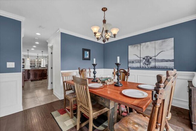 Building Photo - 820 Carousel Ct