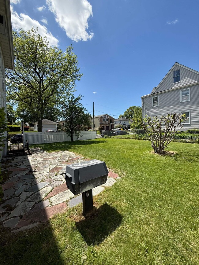 Building Photo - 203 Terrace Ave