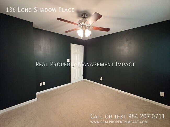 Building Photo - 136 Long Shadow Pl