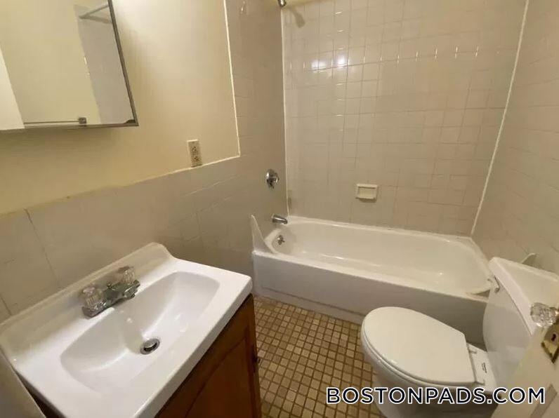 Building Photo - 44 Estes St