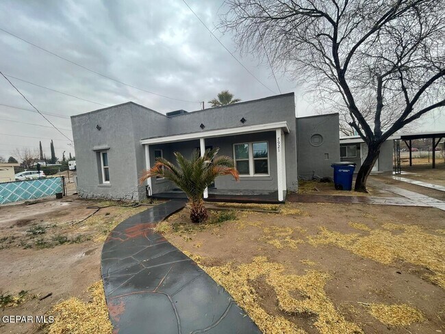 Building Photo - 7921 Lirio Rd