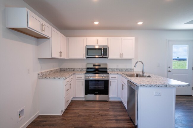Building Photo - Brand new 3 bedroom home - Bolivar, MO