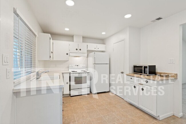 Building Photo - 8912 Lanier Way