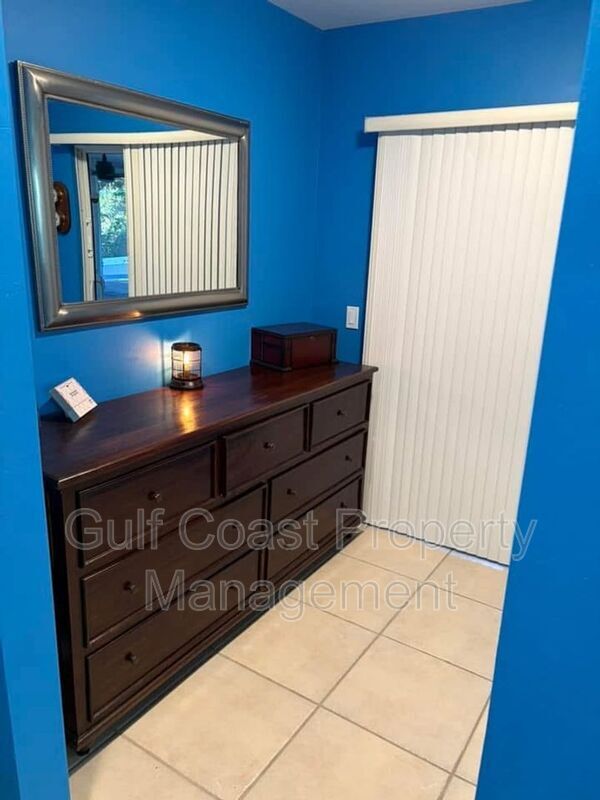 Building Photo - 11652 Pawley Ave