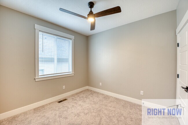 Building Photo - 1497 W Tenzing St