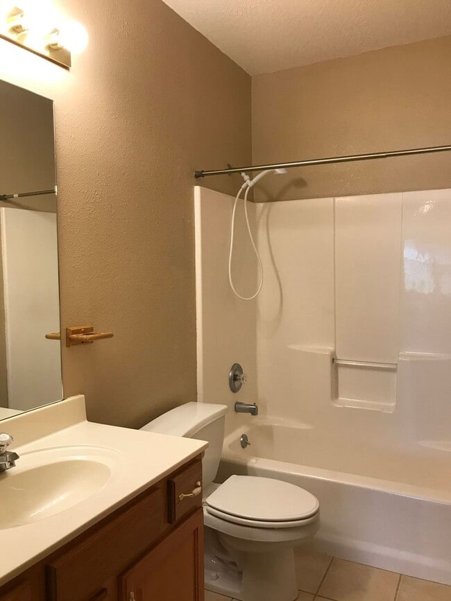 Building Photo - Walkout Basement Home Must See