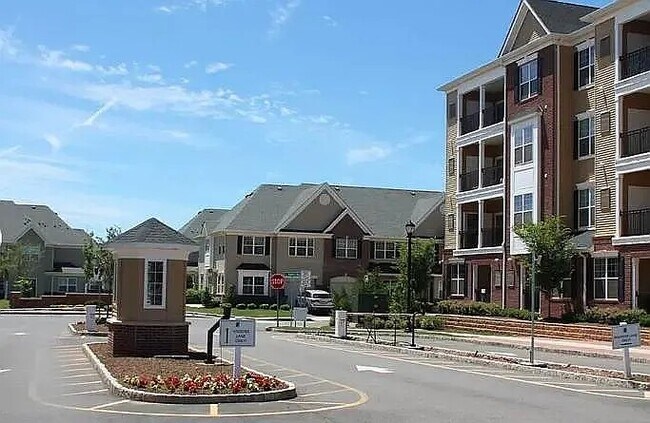 Building Photo - 60 Andrews Way