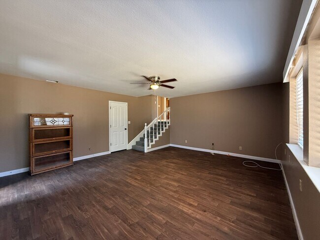 Building Photo - Stunning three-story home located in the c...