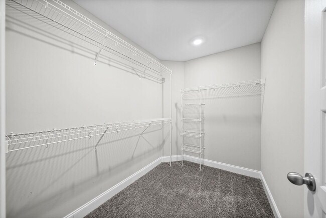 Building Photo - 204 King Rd