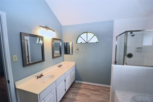 Building Photo - 8014 Cahill Dr