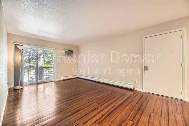 Building Photo - 1300 Golden Cir