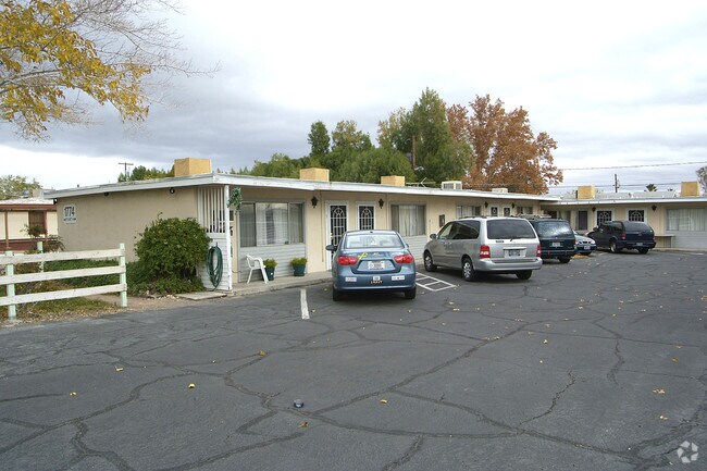Building Photo - Willow Trail Apartments