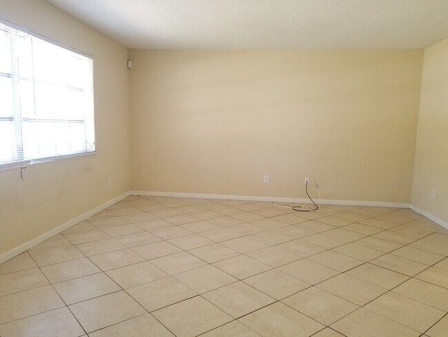 Building Photo - Spacious 3 Bedroom Home in Winter Haven