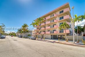 Building Photo - 6920 Harding Ave