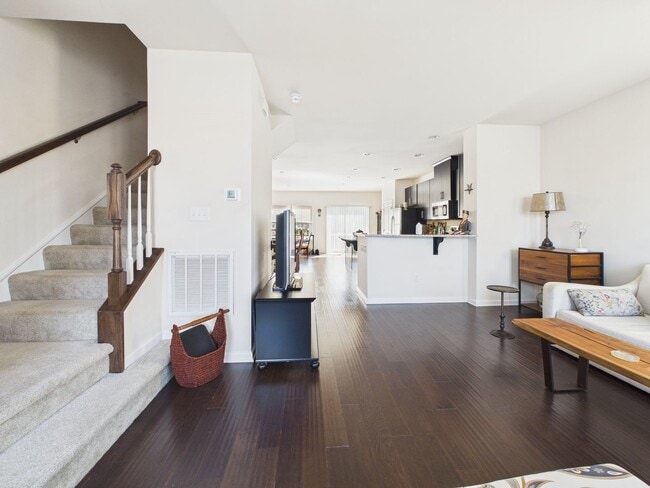 Building Photo - 14225 Martinet Xing