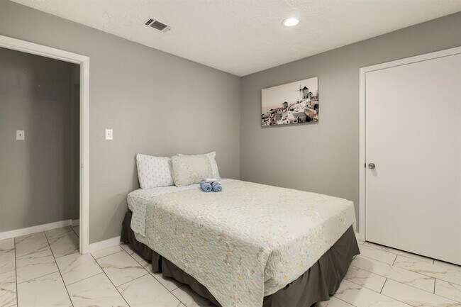 Building Photo - 14110 Eventide Dr