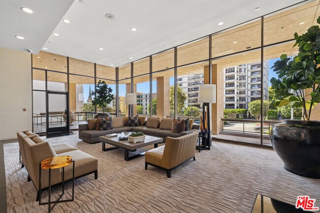 Building Photo - 10430 Wilshire Blvd