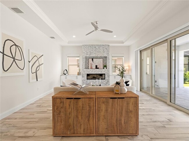 Building Photo - 10414 Royal Cypress Way