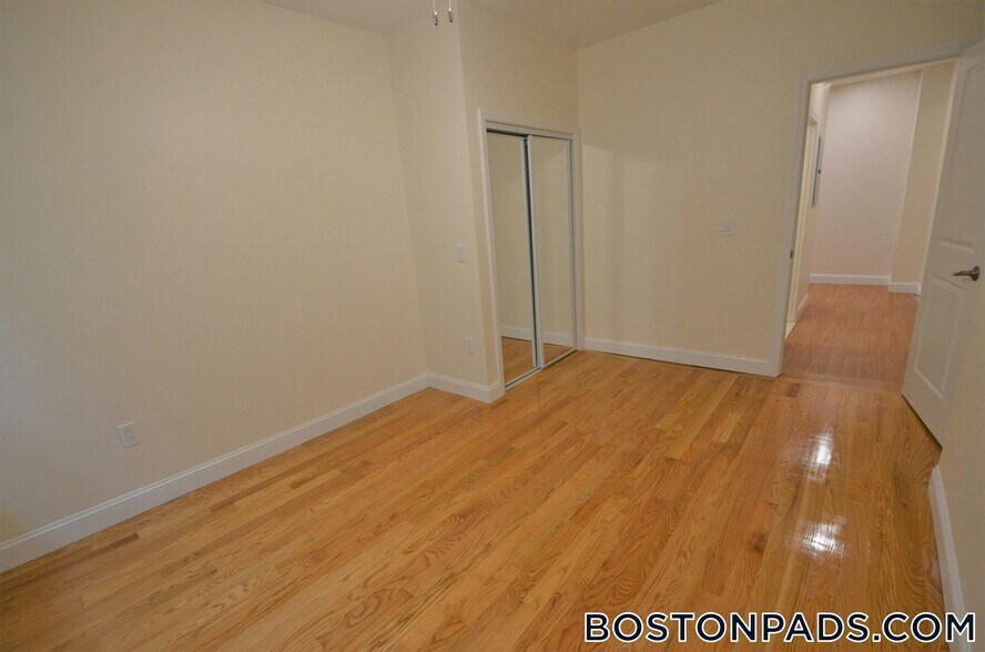 Building Photo - 35 Brookline St