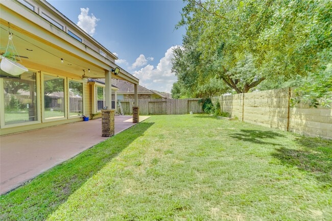 Building Photo - 25806 Palmdale Estate Dr