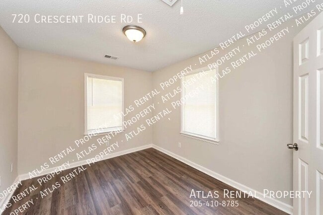 Building Photo - 720 Cres Rdg E Rd