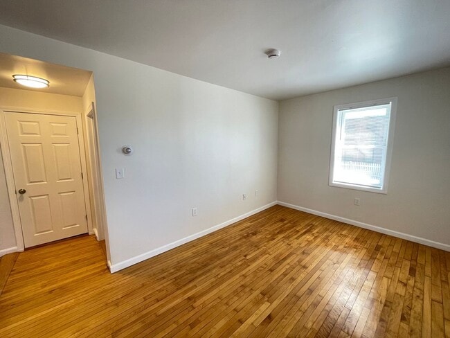 Building Photo - 31 Front St