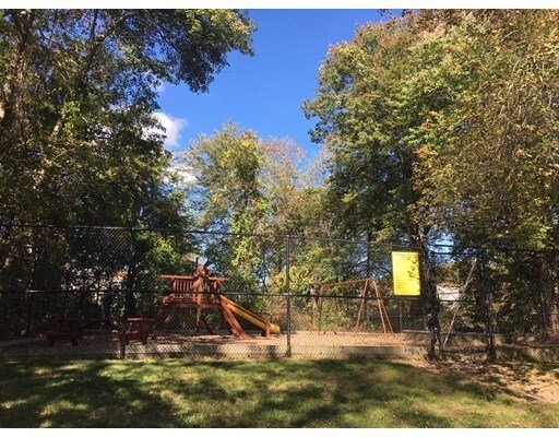 Building Photo - 6 Shadowbrook Ln