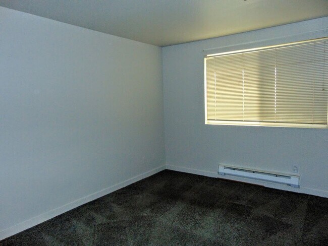 Building Photo - 2 Bedroom/1 Bath Luxury Beacon Hill Condo,...