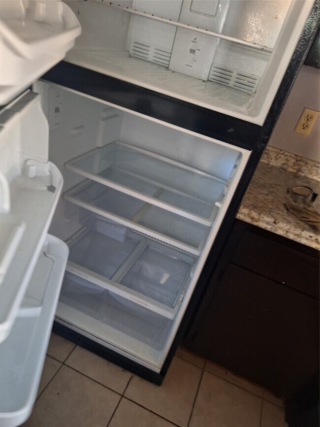 Building Photo - 260 El Dorado Blvd