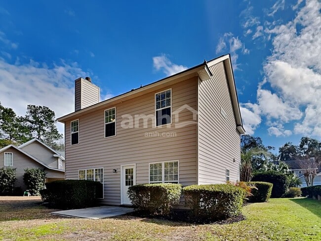 Building Photo - 65 Oak Ridge Cir