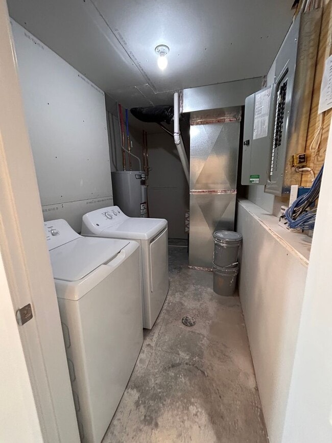 Building Photo - 3 Bed 3 Bath TownHome