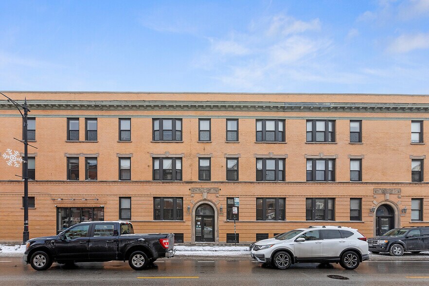 Building Photo - 2107 W North Ave