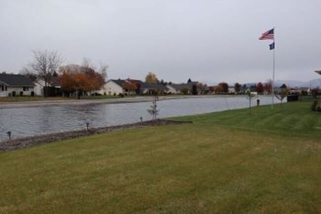 Building Photo - Prairie Falls Golf Course!