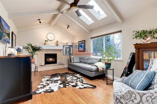 Building Photo - 5876 S Kingston Way
