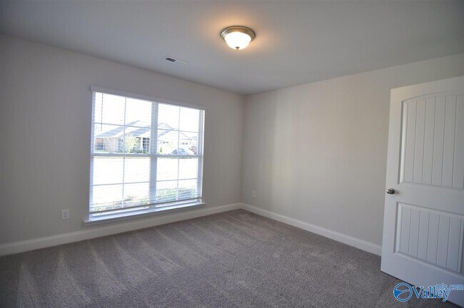Building Photo - 2464 Bell Manor Dr SW