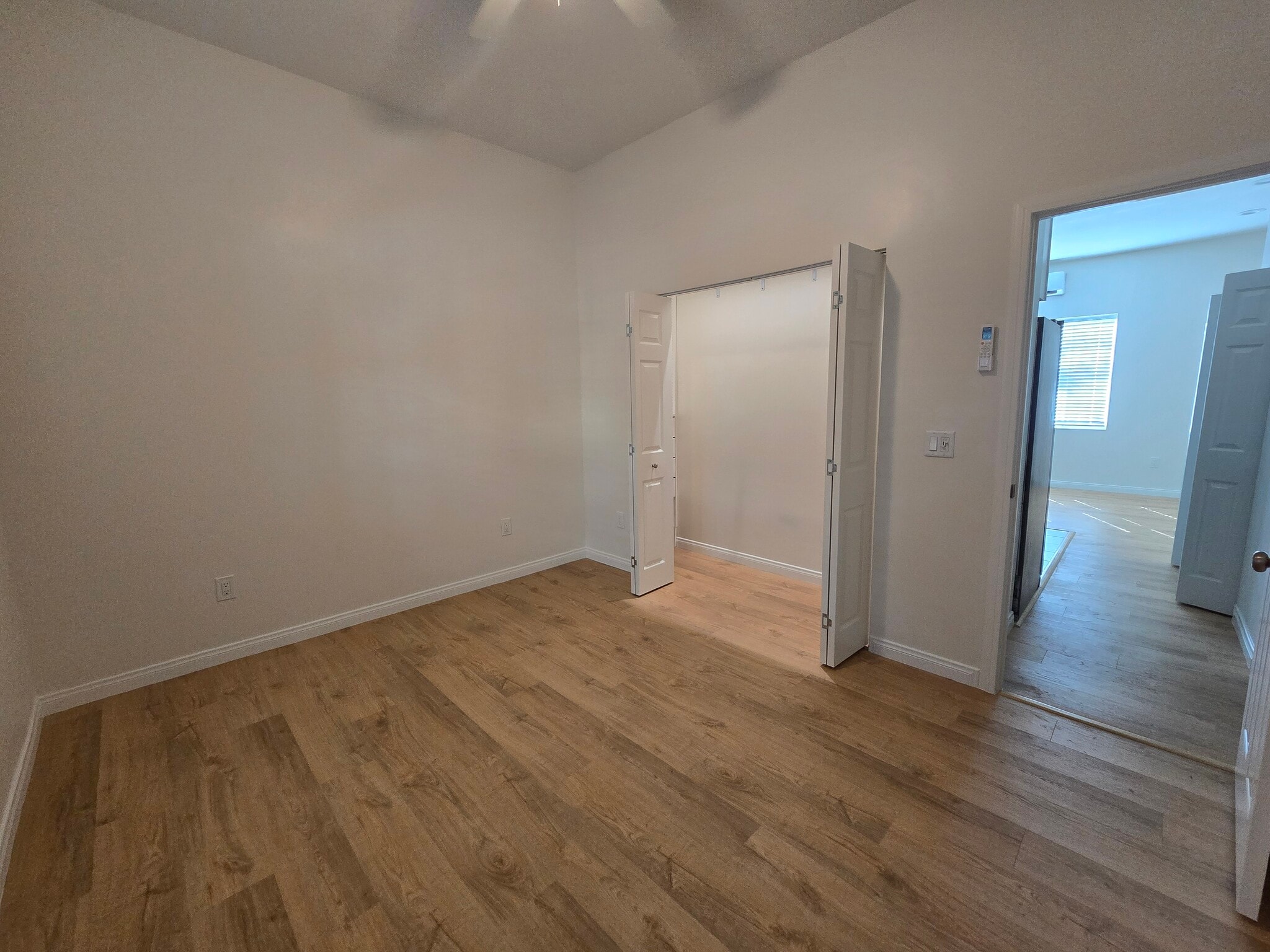 Building Photo - 4386 Marlborough Ave