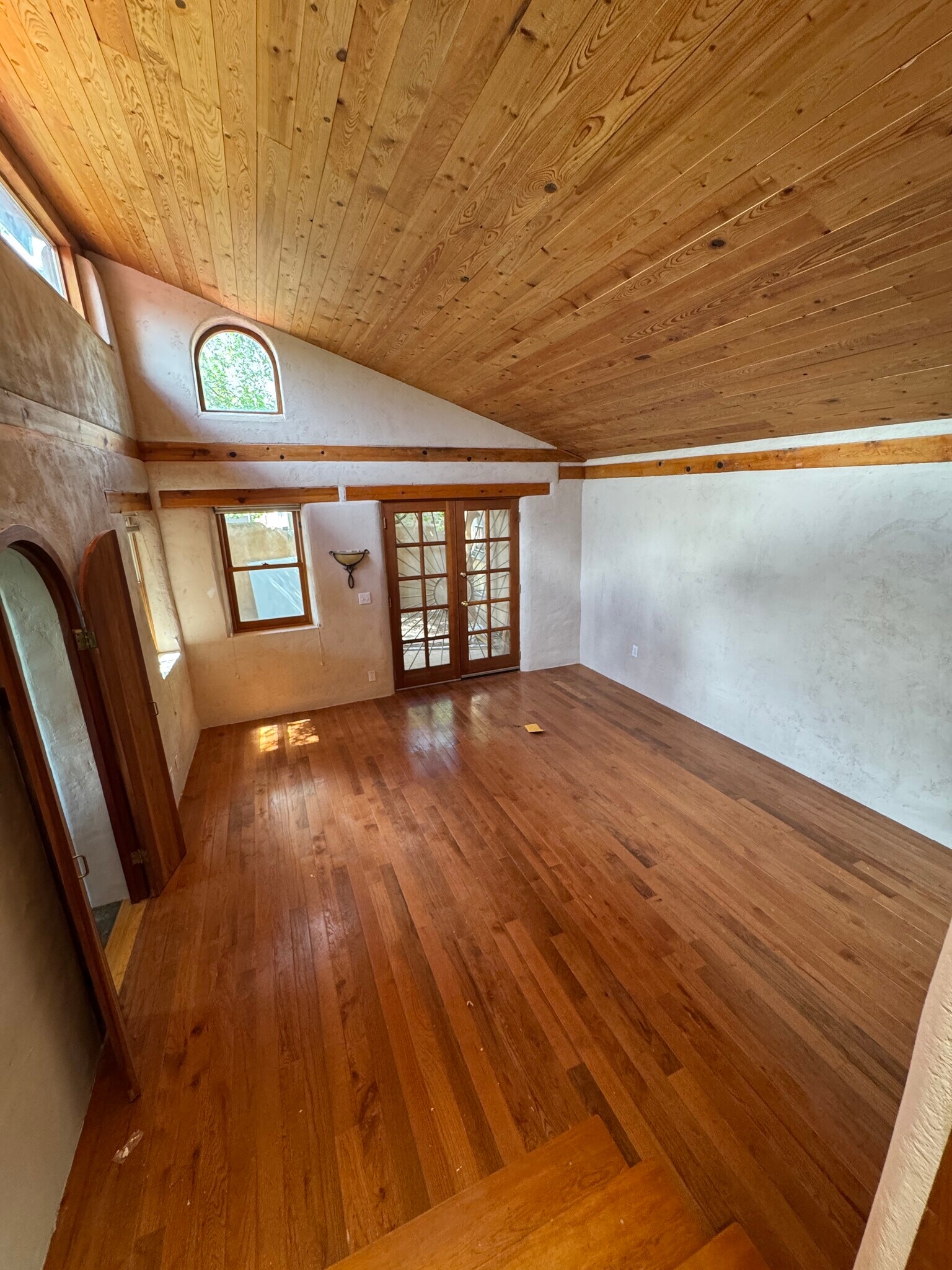 Master Bedroom - 1706 W Alameda St