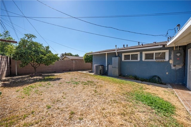 Building Photo - 1458 Sandia Ave