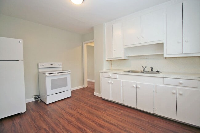 Building Photo - Cozy & Convenient 2 Bedroom in West Columb...