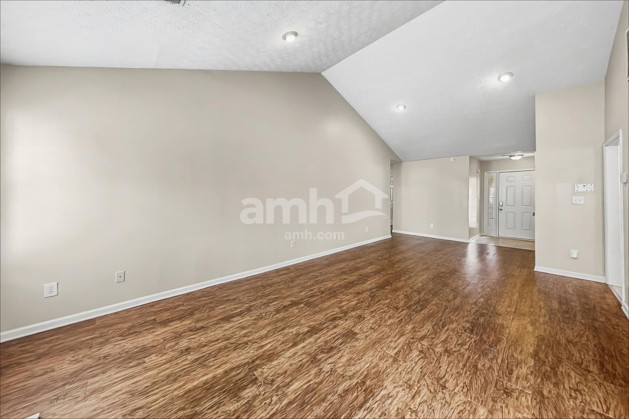 Building Photo - 840 James Ridge Dr