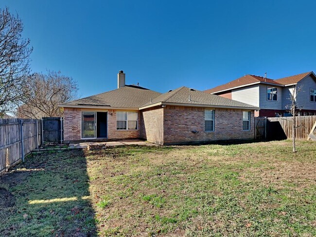 Building Photo - Open-Concept Living with Style, Space & Location