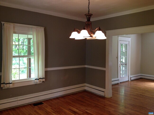 Building Photo - 954 Old Lynchburg Rd