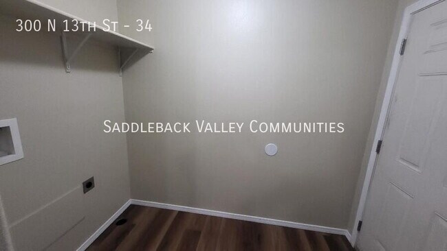 Building Photo - 300 N 13th St