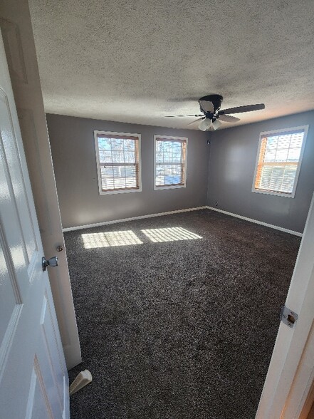 Building Photo - 730 S Chicago Ave