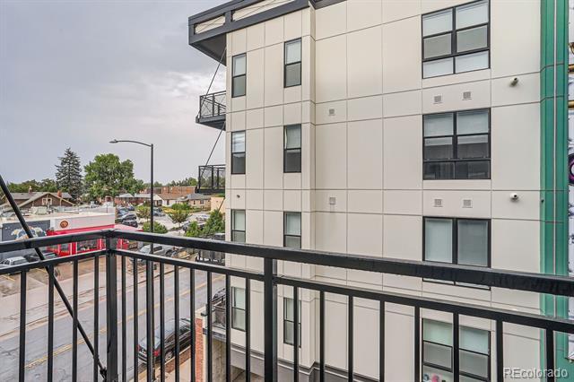 Building Photo - 3500 S Corona St