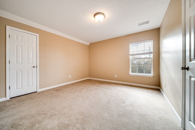 Building Photo - 107 Havenwood Ct