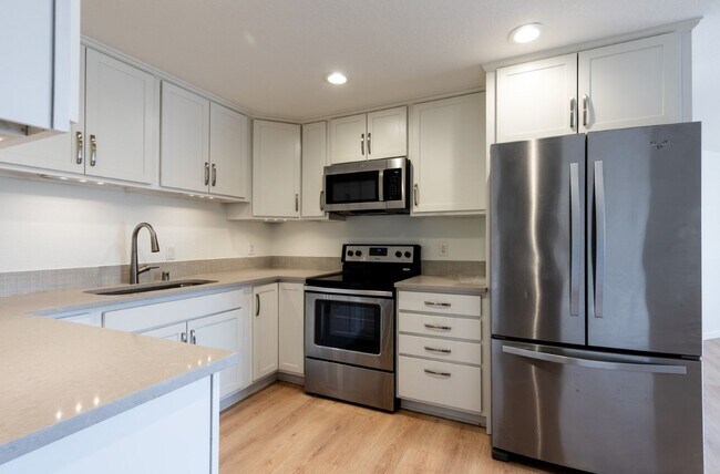 Building Photo - 2bd/1.75ba Kirkland Condo