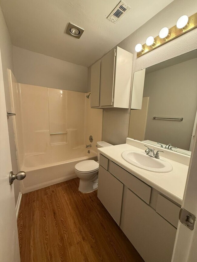 Building Photo - Vigil Properties2 (12812 Tomanet Trl)