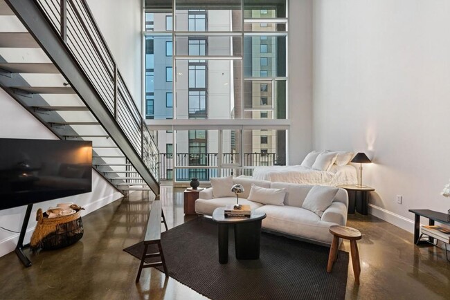 Building Photo - 845 Spring St NW