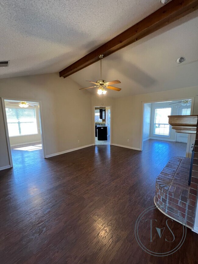 Building Photo - SPRING MOVE-IN SPECIAL: $300 OFF 1ST MONTH...